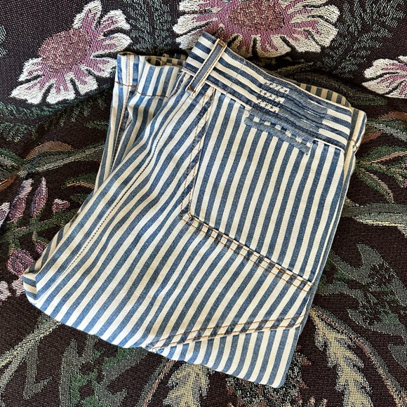 Revice Denim STAR size 27 Railroad Stripe Venus Flare
Jeans Light Wash Star Back - Picture 3 of 5